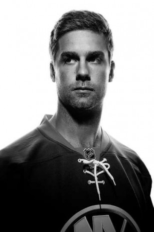 G_10.02.15_Isles_Headshot-11_slide