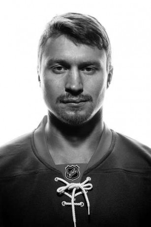 G_10.02.15_Isles_Headshot-18_slide
